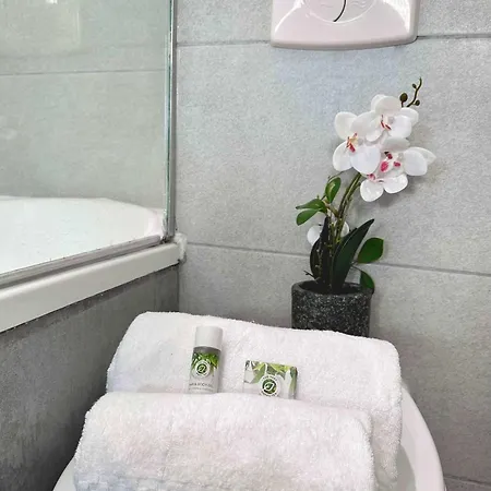 Apartamento 1579 - Eiffel Tower Gem, Stylish & Unique Paris