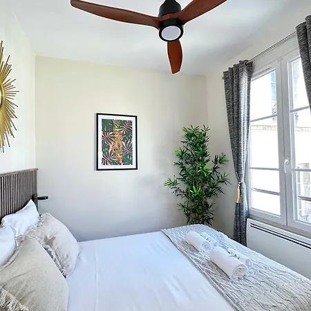 1579 - Eiffel Tower Gem, Stylish & Unique Apartamento