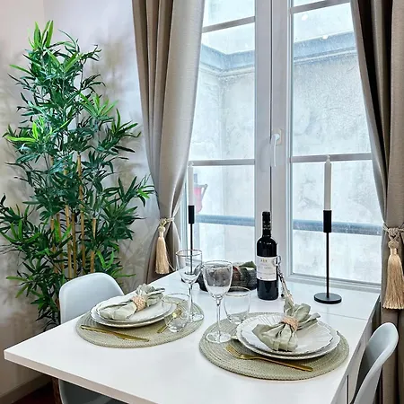 1579 - Eiffel Tower Gem, Stylish & Unique Apartamento *