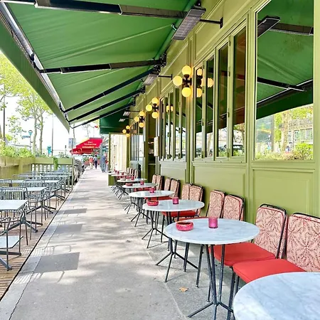 1579 - Eiffel Tower Gem, Stylish & Unique 巴黎