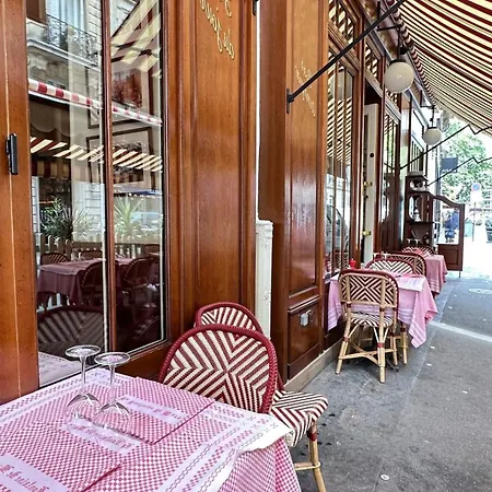 1579 - Eiffel Tower Gem, Stylish & Unique Lägenhet *